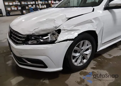 2017 Volkswagen Passat 1.8T S z USA, uszkodzony, nr VIN 1VWAT7A30HC003078